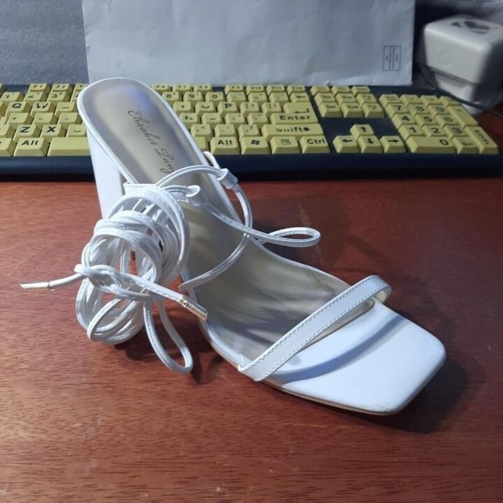 Elisabet Lang Lace Up Open Toe Block Heel White Sz8 Sandals PreLoved Good Condi.